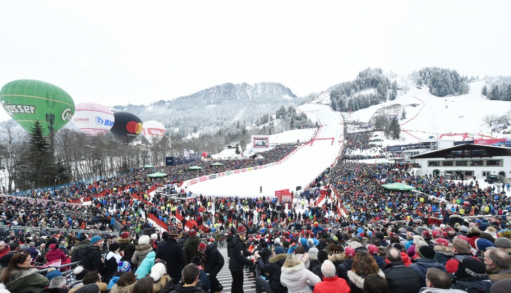 Flota Audi e-tron zapewnia transport podczas zawodów narciarskich Hahnenkamm i podczas Mistrzostw Świata w Narciarstwie Alpejskim FIS 2019