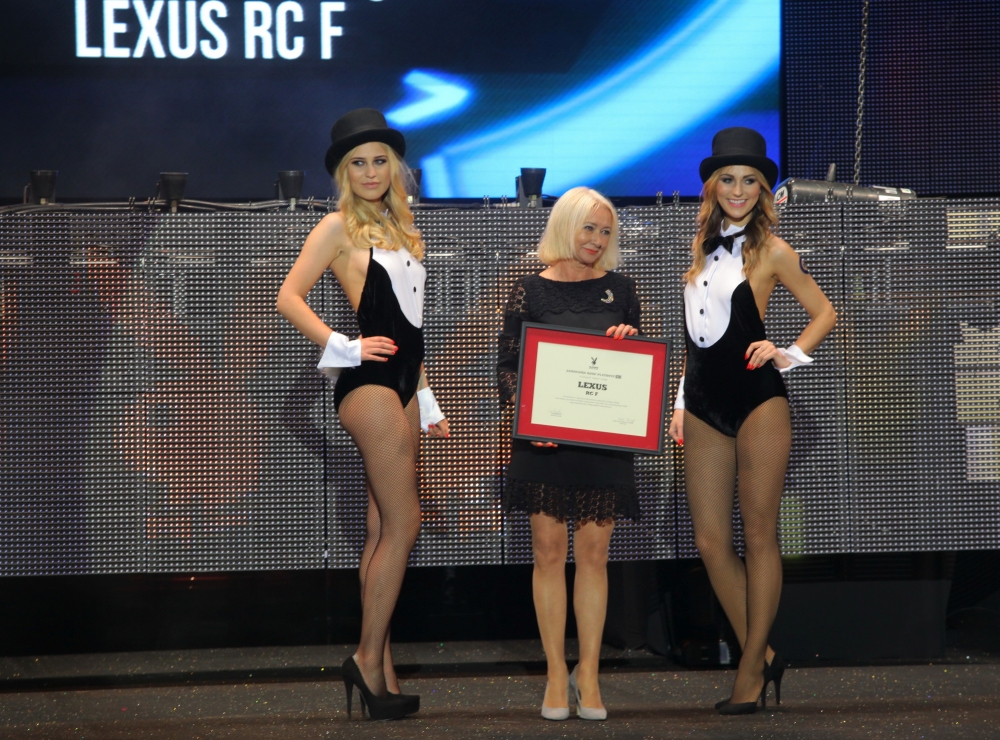 Playboy jeździ Lexusem RC F