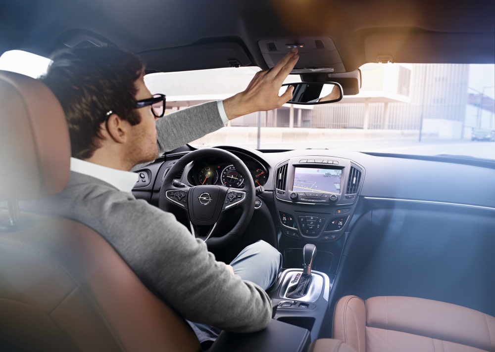 Europejska premiera w Genewie: Opel OnStar