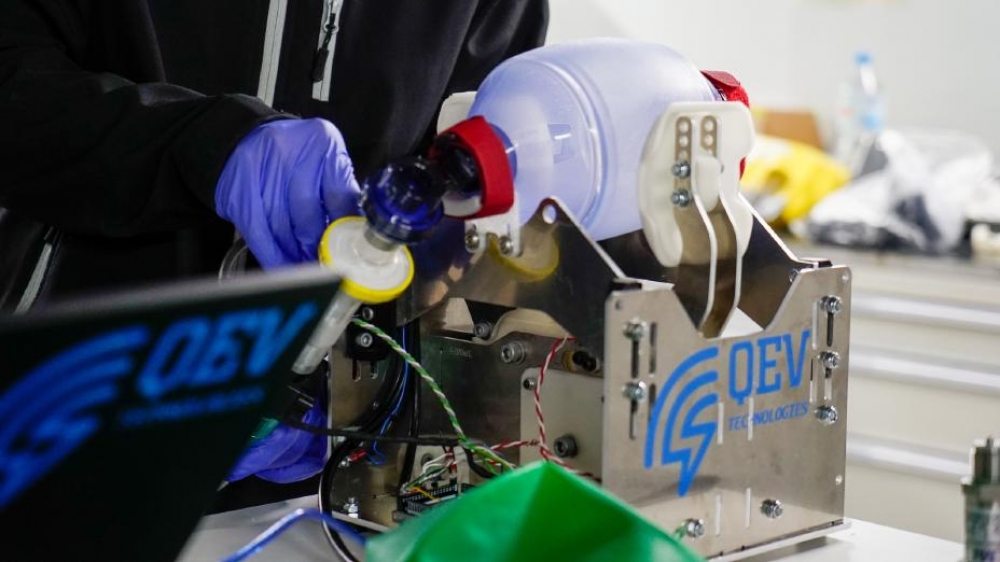 Nissan rozpoczął produkcję respiratorów 
