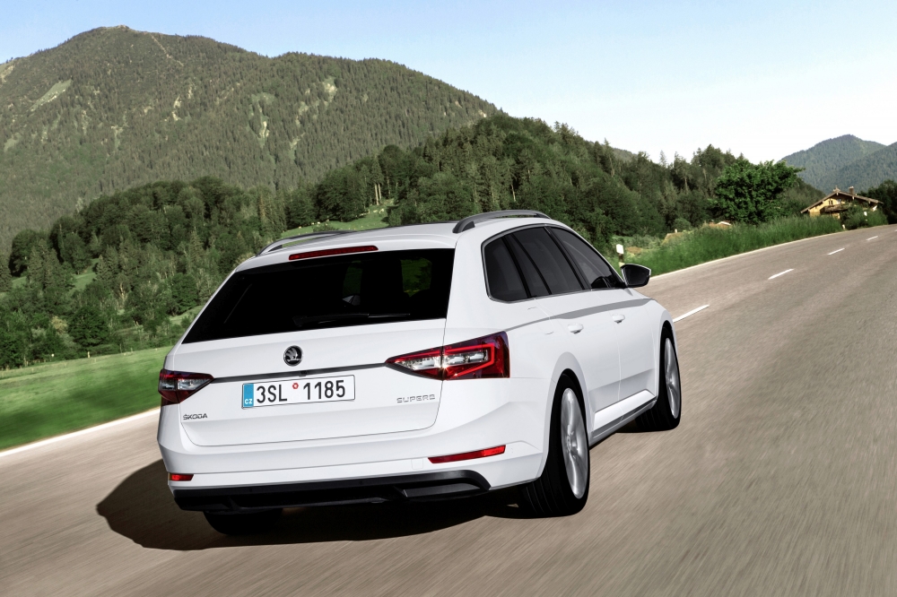 Ile kosztuje Skoda Superb Combi?