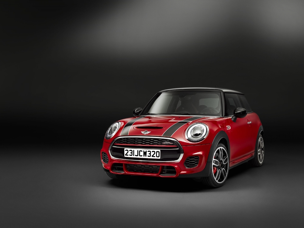 MINI na salonie samochodowym NAIAS 2015