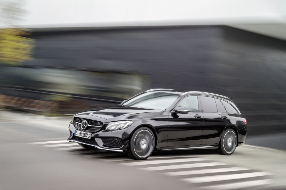 Mercedes C 450 AMG 4MATIC - sportowe emocje w ekskluzywnym opakowaniu