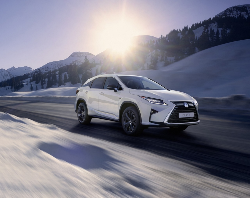 Nowy Lexus RX Sport w dynamicznej stylizacji