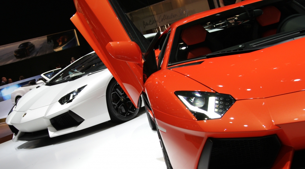 Aventador z numerem 2000