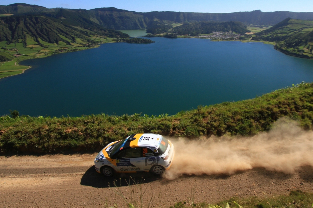 ADAC Opel Rallye Junior Team utrzymuje prowadzenie w ERC