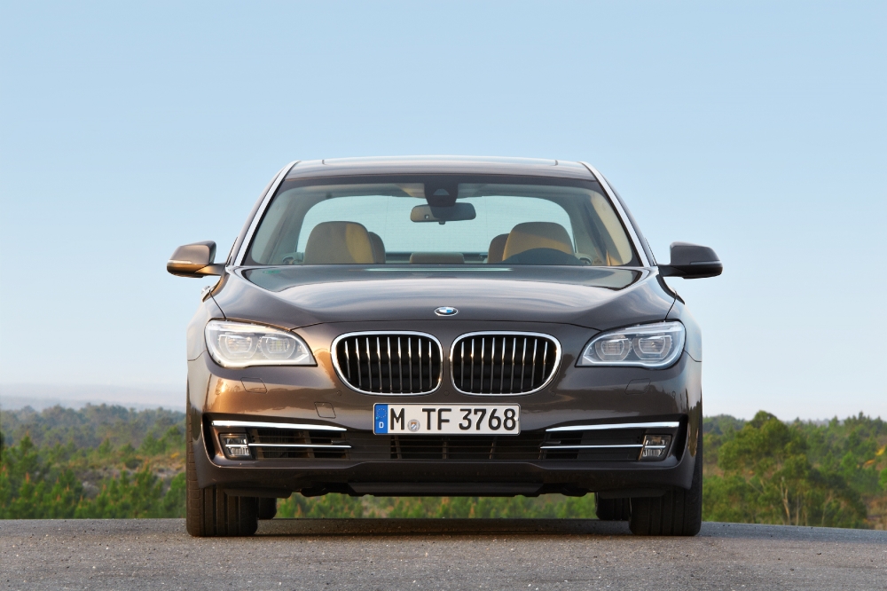BMW zrezygnuje z silników V12?