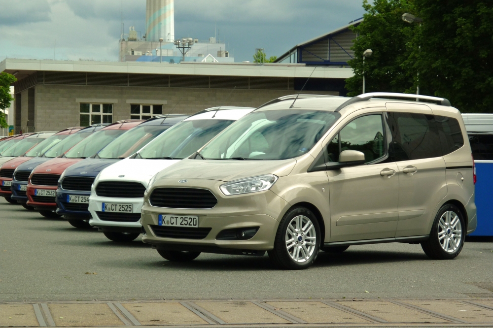 Premiera Forda Tourneo Courier