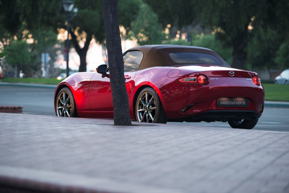 Premiera jubileuszowej edycji Mazdy MX-5  z okazji 30-lecia modelu podczas Chicago Auto Show 2019