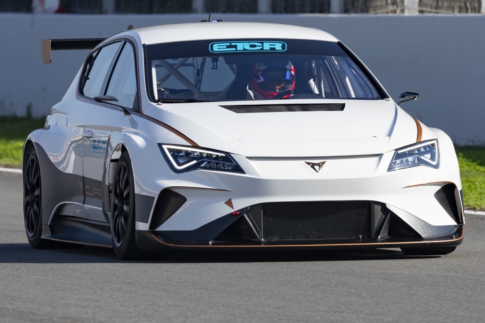 CUPRA wyznacza nowy kierunek serii TCR