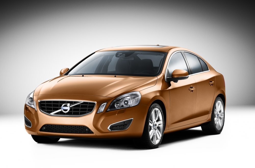 Volvo S60 - pierwsze oficjalne zdjęcia