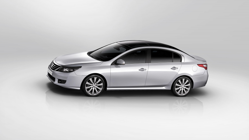 Renault Latitude - premiera w Moskwie