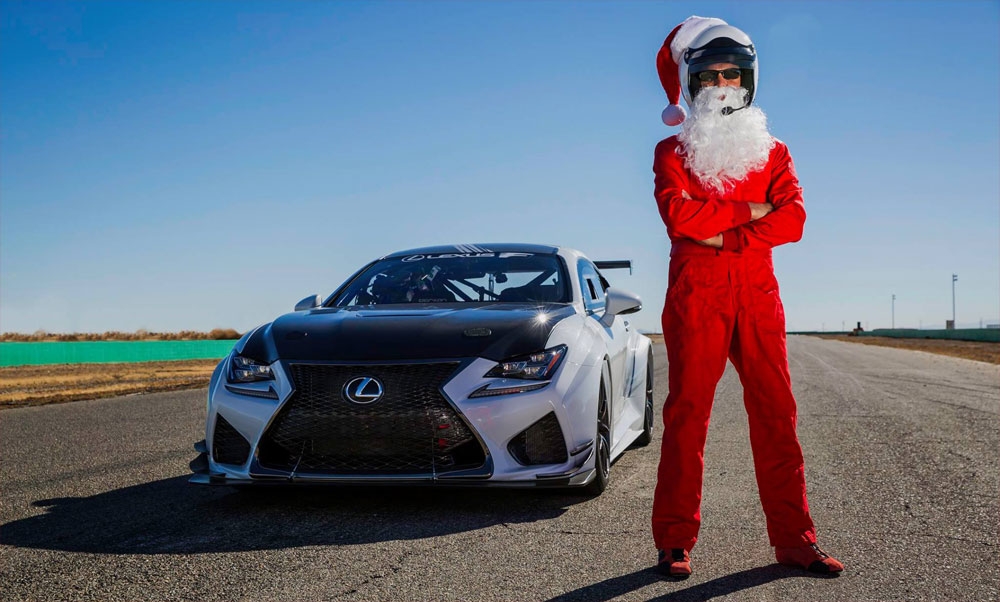 Mikołaj w Lexusie RC F GT3