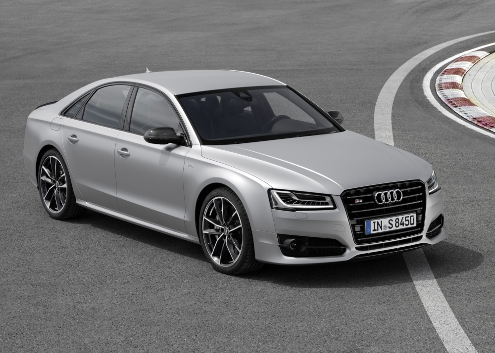 Audi S8 plus: limuzyna na sterydach