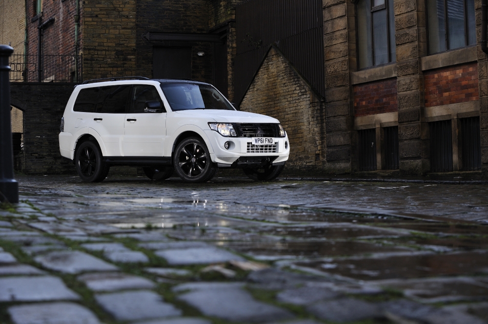 Pajero Black - specjalna edycja w UK
