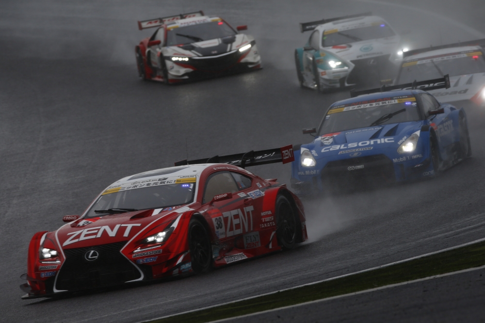 Lexusy RC F zwyciężają w wyścigu Super GT
