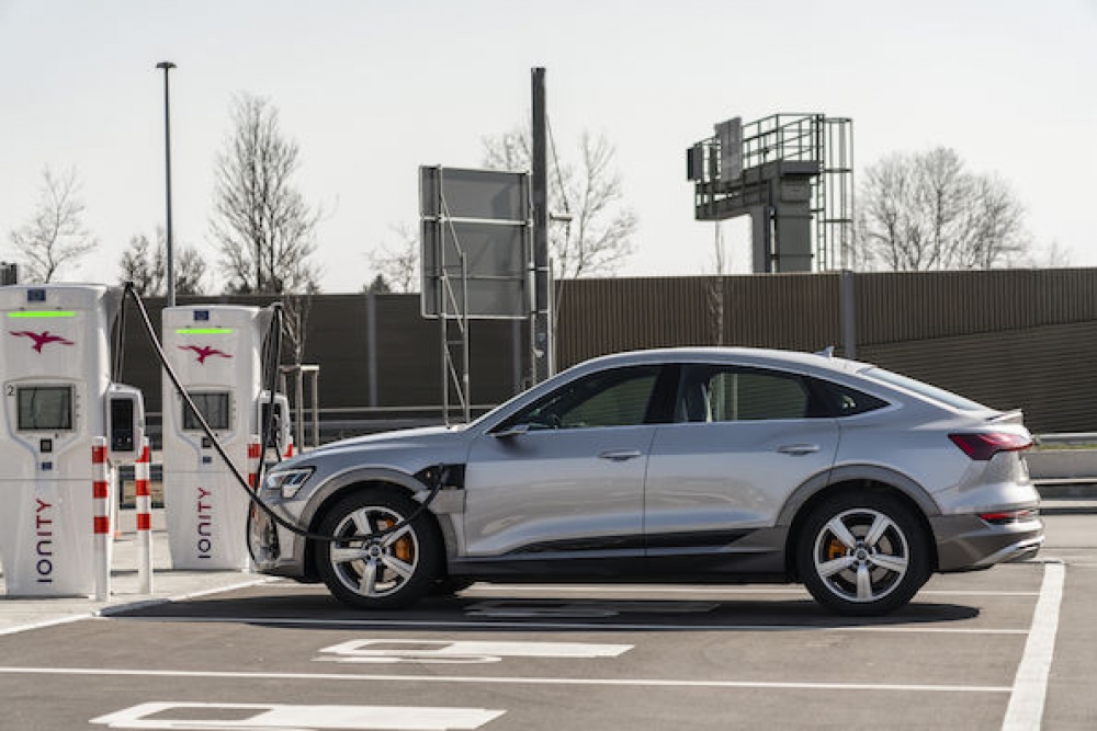 Rodzina modelowa Audi e-tron: wysoka moc ładowania