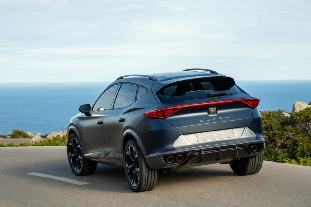 CUPRA Formentor po raz pierwszy na drodze