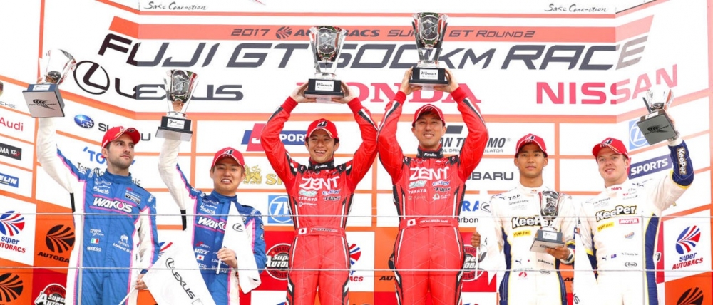 Lexuc LC zawłaszcza podium