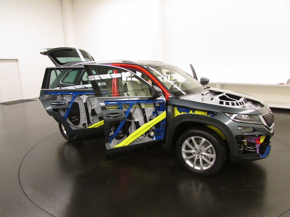 SKODA KODIAQ odkrywa karty: co kryje nadwozie dużego SUV-a