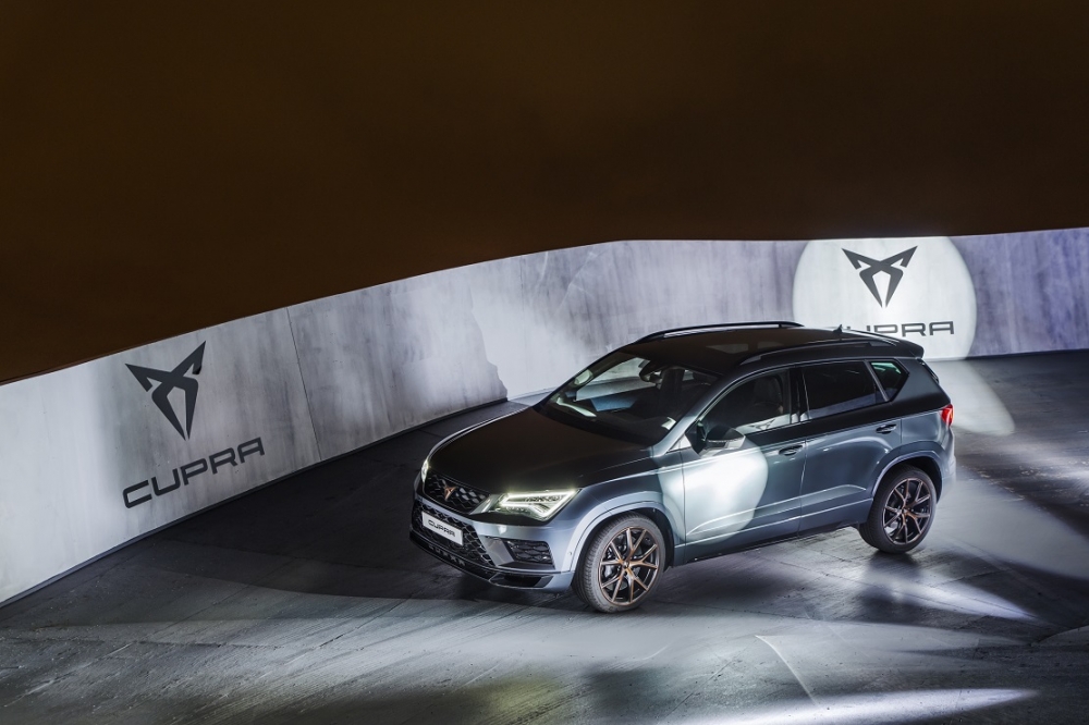 27 metrów nad Paryżem – CUPRA Ateca