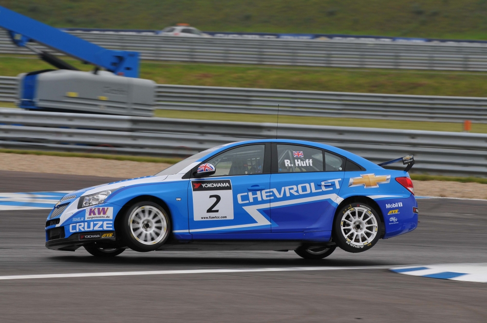 Kolejne miejsca na podium dla Chevroletów Cruze