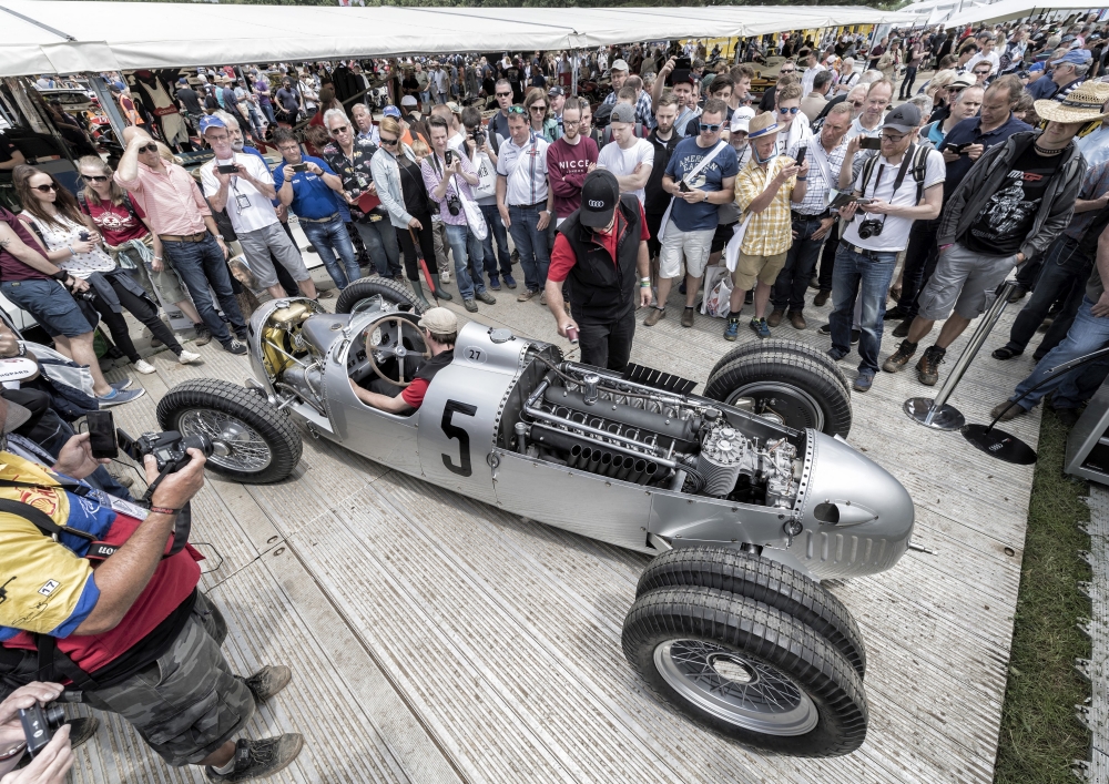 Legendarni kierowcy wyścigowi Audi gośćmi Classic Days w Schloss Dyck