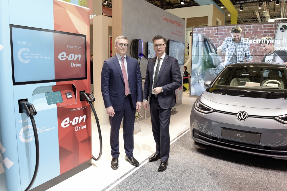 Volkswagen Group Components i E.ON opracowały innowacyjną stację szybkiego ładowania samochodów elektrycznych