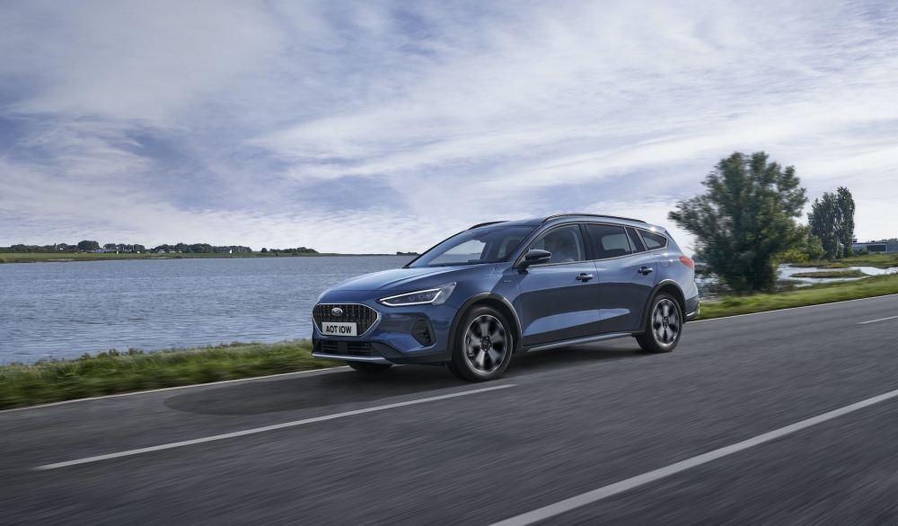 Ford Focus zdefiniowany na nowo dzięki udoskonalonej łączności, dynamicznym, zelektryfikowanym układom napędowym i ekspresyjnemu stylowi