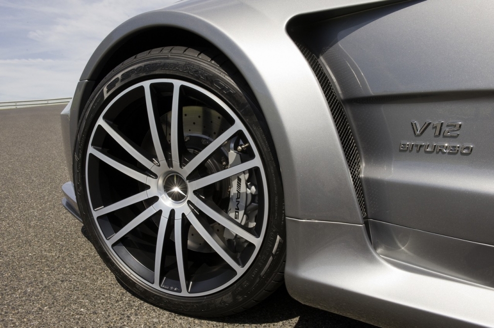 Hayden przetestował Mercedesa AMG klasy C