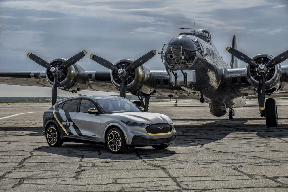 Specjalny egzemplarz Mustanga Mach-E na aukcji charytatywnej AirVenture