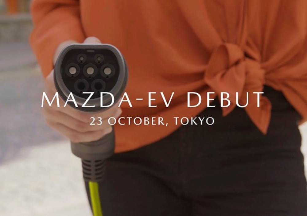 Mazda zaprezentuje swój pierwszy, seryjnie produkowany samochód elektryczny podczas Tokio Motor Show