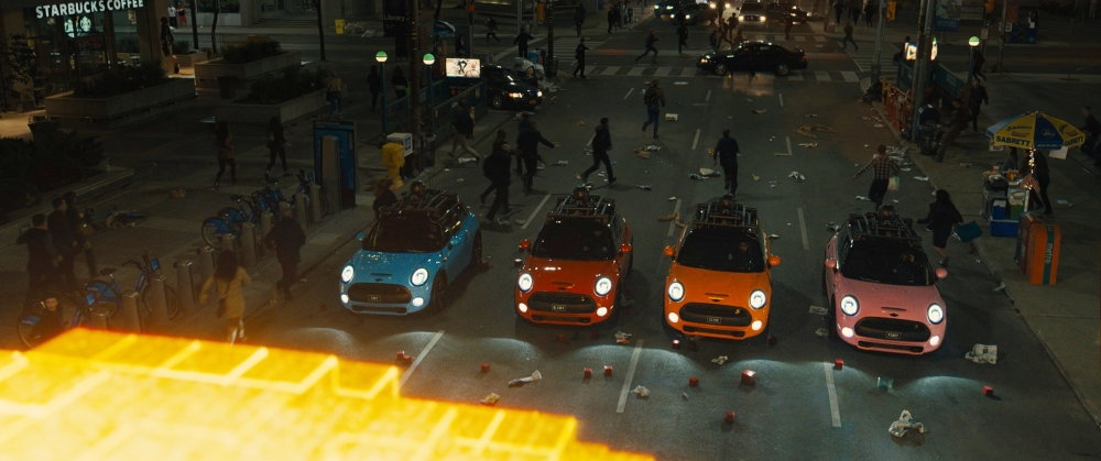 PIKSELE, czyli MINI Cooper S ratuje świat