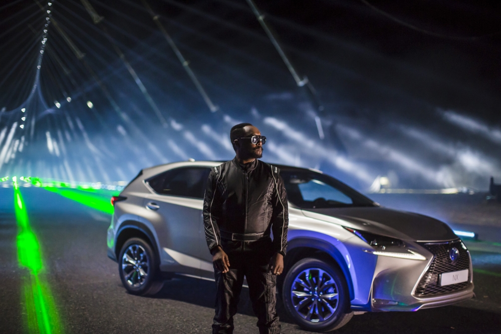 Światło, dźwięk, rytm i Lexus - dyryguje will.i.am
