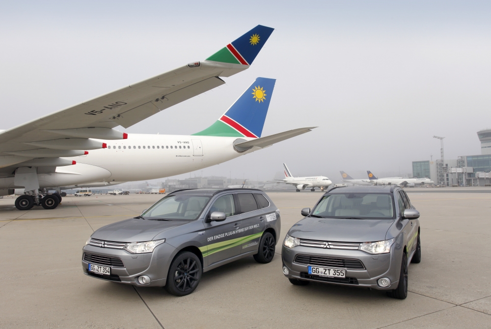 Mitsubishi Outlander PHEV pilotuje samoloty