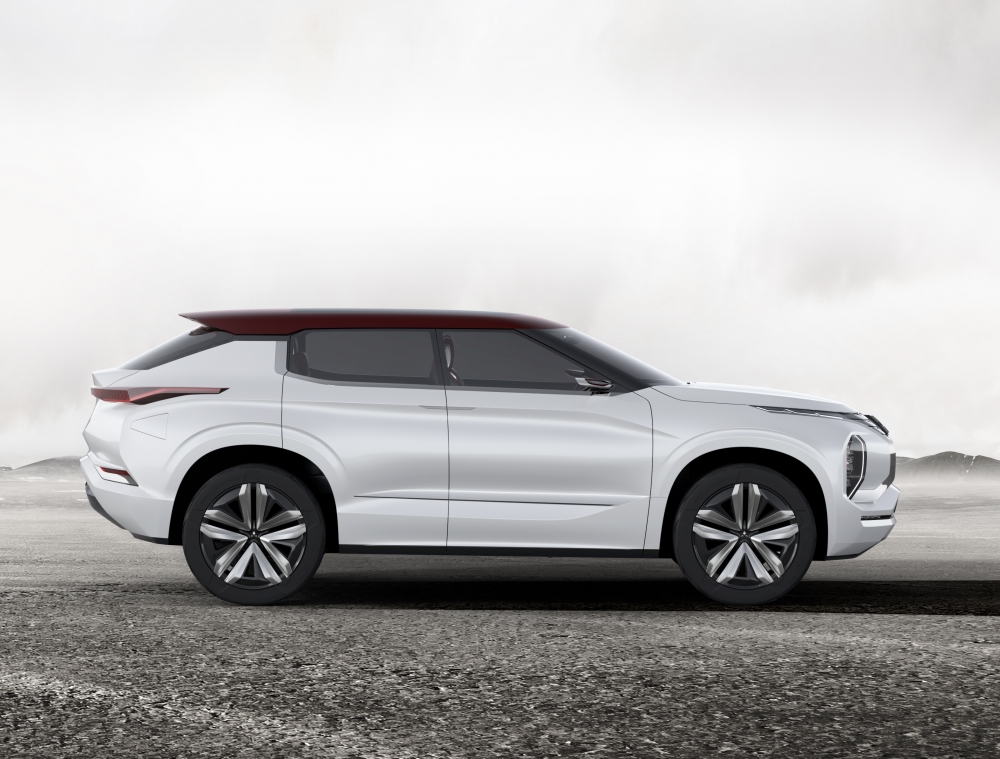 Światowa premiera SUV-a Mitsubishi GT-PHEV w Paryżu