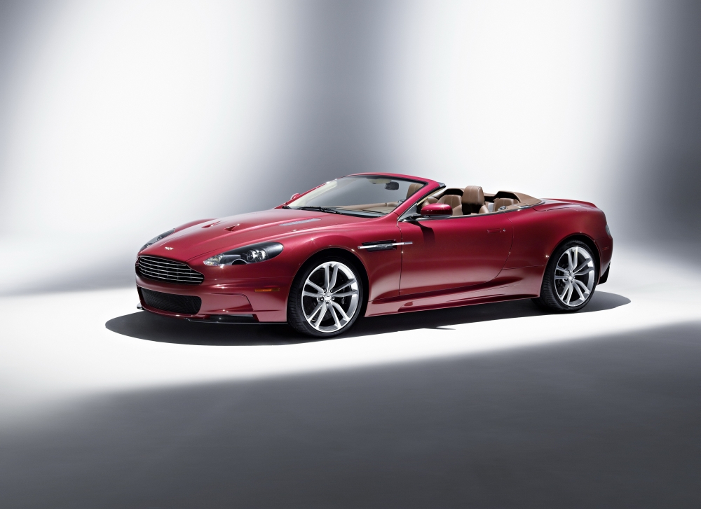 Aston Martin Works świętuje doskonały start nowych modeli