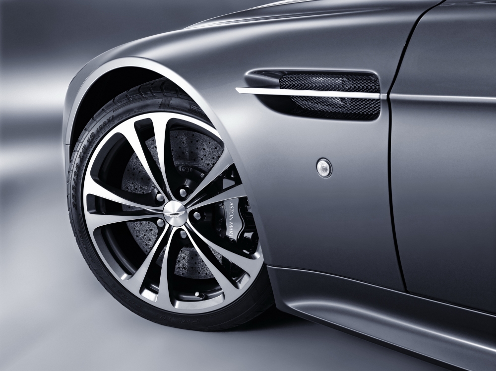 Roadster z V12 pod maską - nadchodzi nowy Vantage