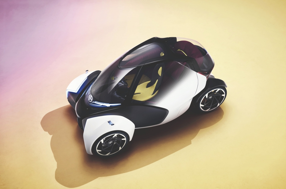 Toyota i-TRIL Concept - motoryzacja w miastach 2030 roku według Toyoty