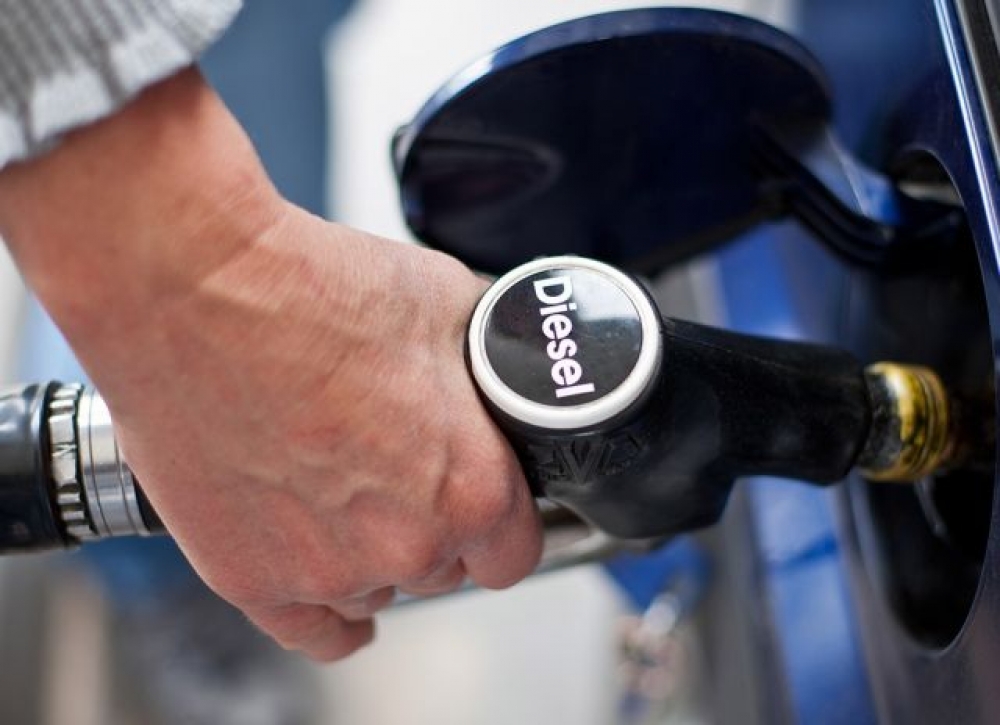 Diesel poniżej 5 złotych za litr