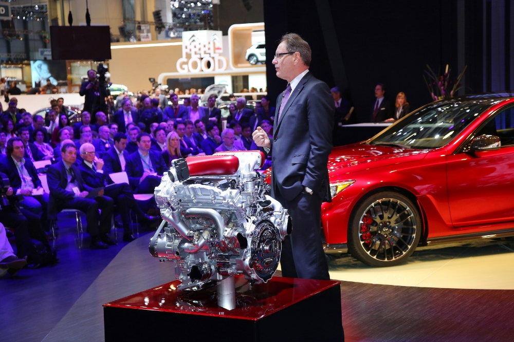 Infiniti Q50 Eau Rouge - prezentacja silnika w Genewie
