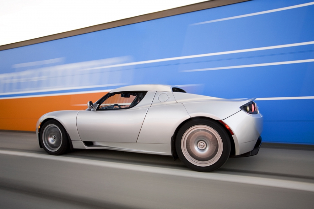 Gaz do dechy, czyli Teslą Roadster Sport po terenie targów lipskich