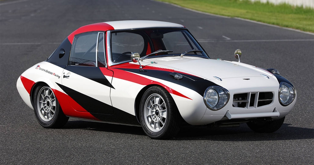 Odrestaurowana legenda - Toyota Sports 800  
