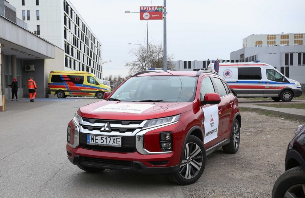 #WspierajmySię - samochody Mitsubishi dla szpitali i Narodowego Instytutu Zdrowia Publicznego