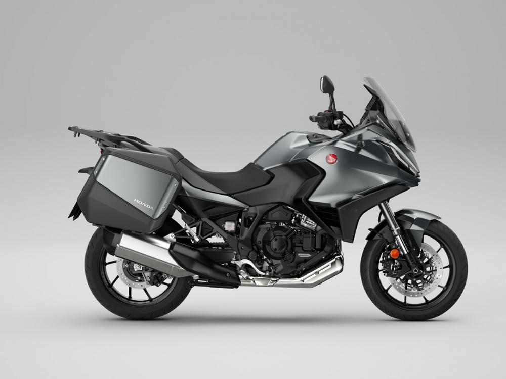 NT1100 - nowy motocykl turystyczny Hondy już wkrótce w sprzedaży