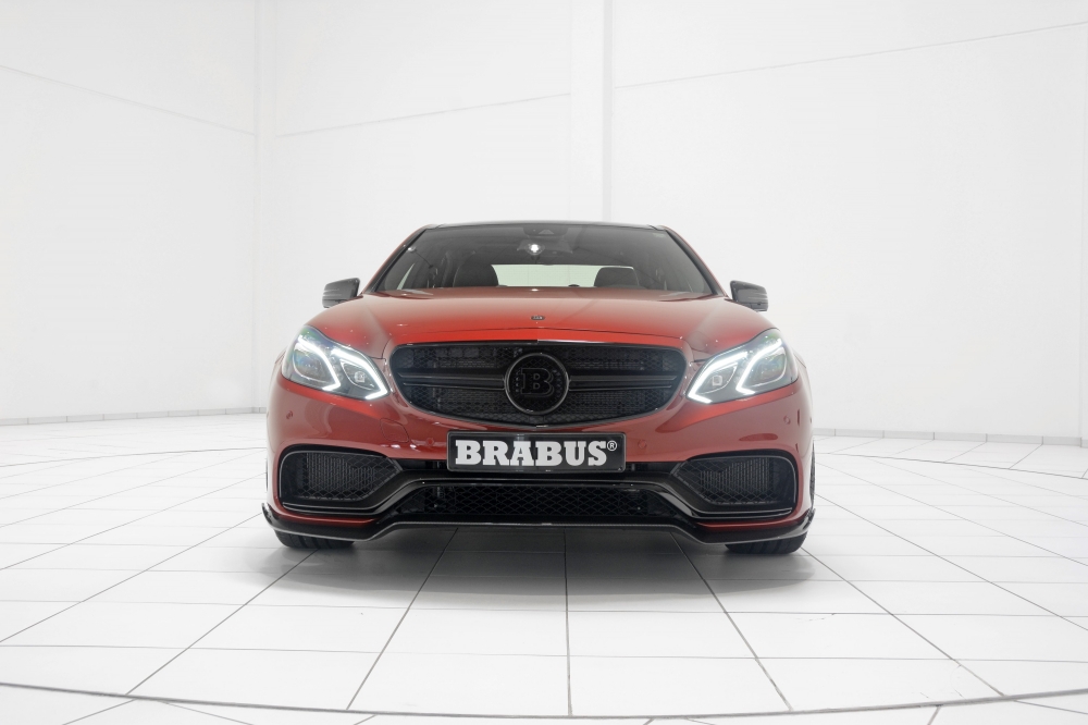 Brabus 850 6.0 Biturbo - sedan z piekła rodem