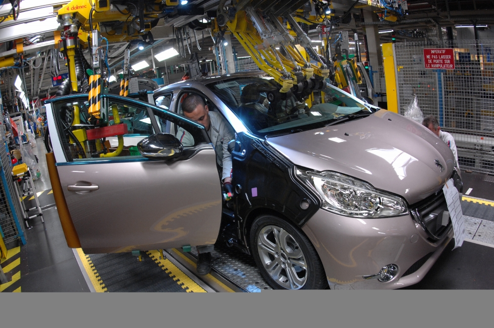 Peugeot 208 wchodzi do produkcji