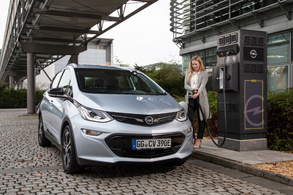 Nowy Opel Ampera-e wybrany 