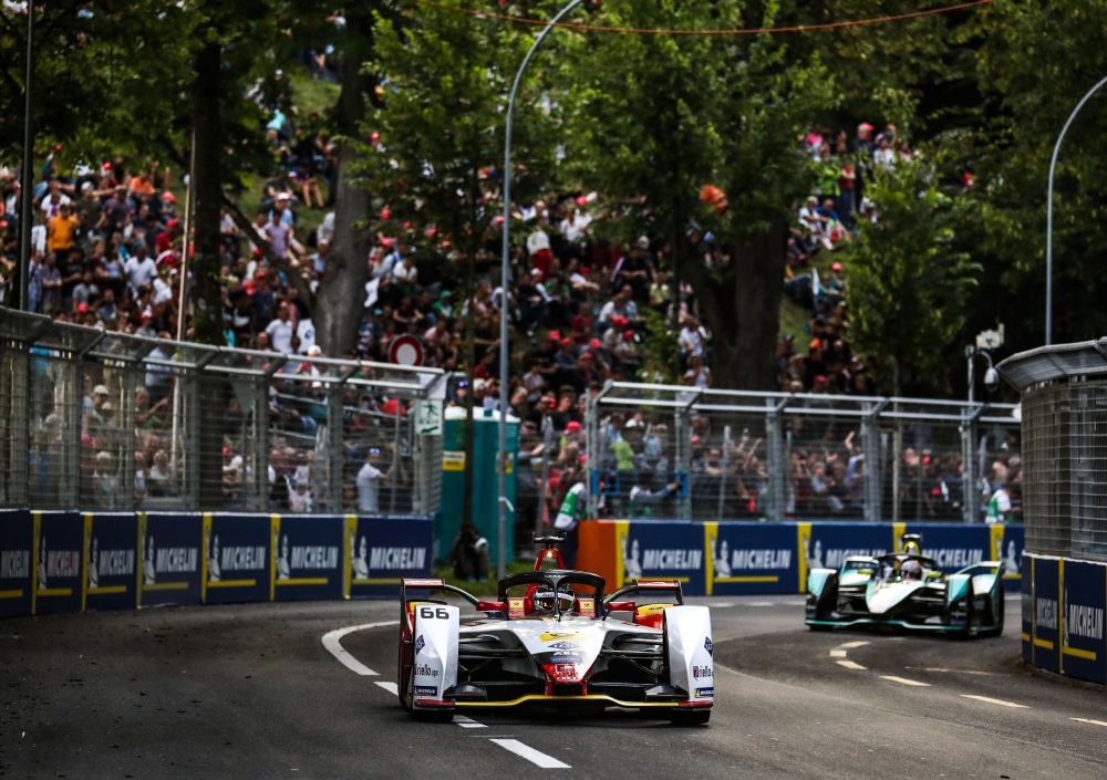 Ciężki dzień dla Audi Sport ABT Schaeffler 
